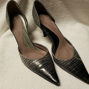 Kenneth Cole black and grey snake skin heel